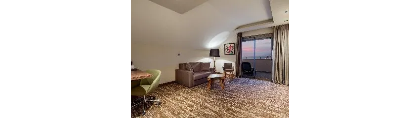 HOLIDAY INN ANTALYA LARA 5*-98