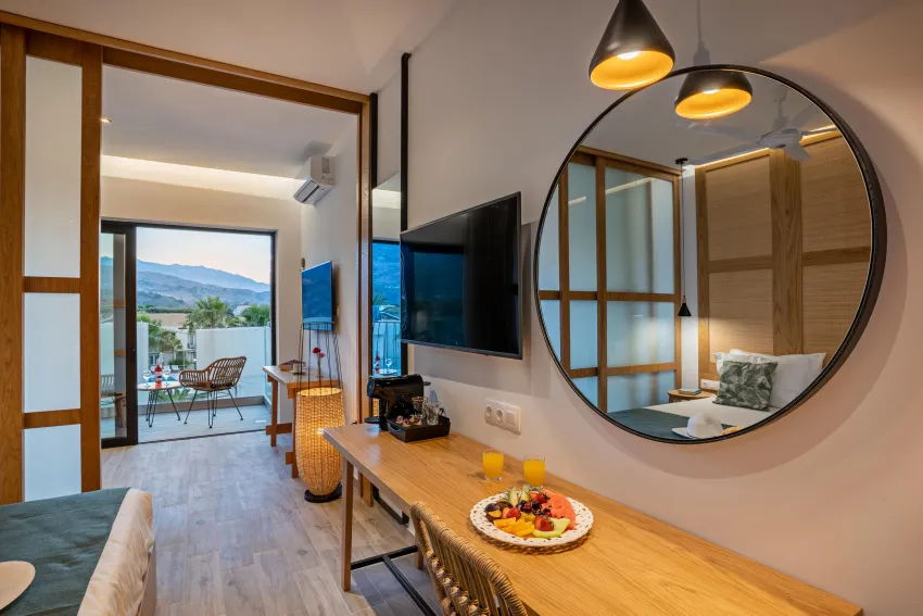 GEORGIOUPOLIS SUITES 5*-64