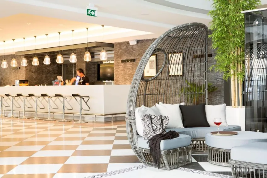 SUNPRIME C LOUNGE (ADULTS ONLY 16+)  5*-22