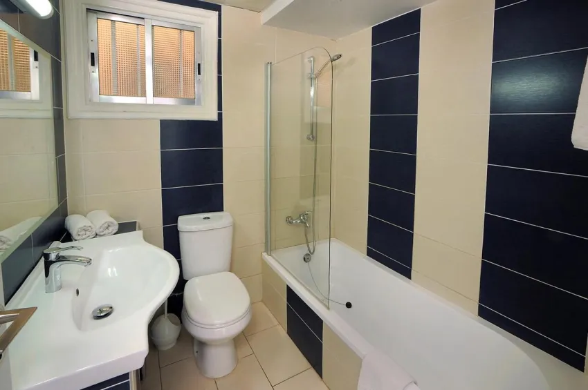 Mayfair Gardens 4*-10