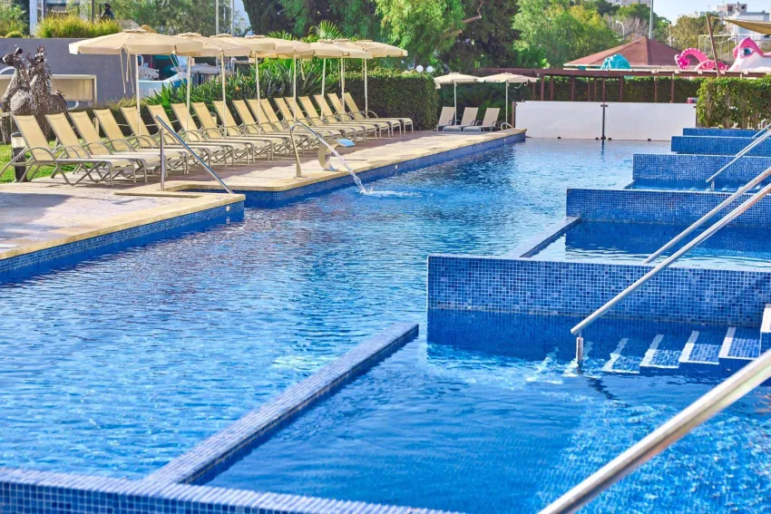 Zafiro Palmanova -70