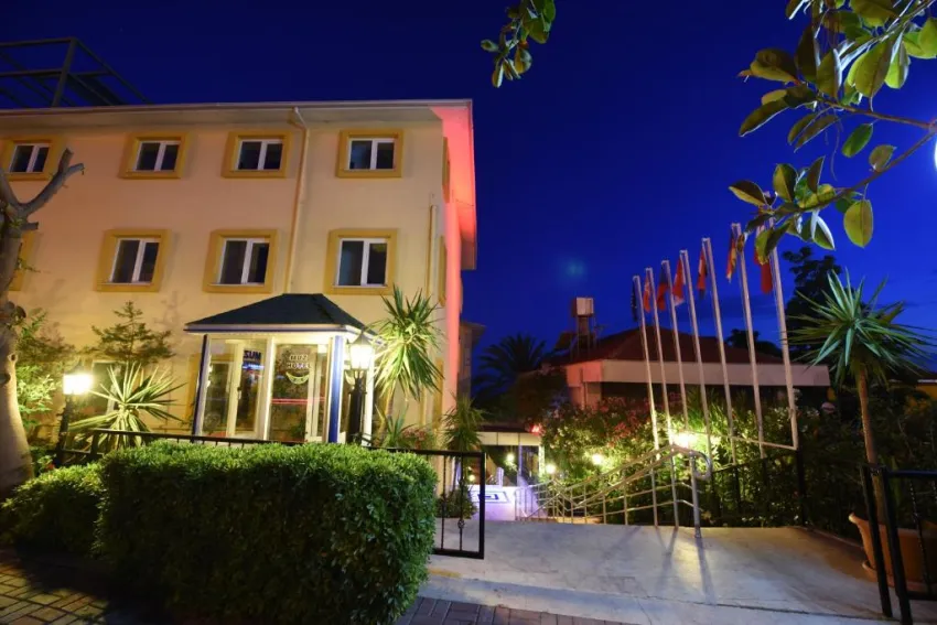 MUZ HOTEL  3*-8