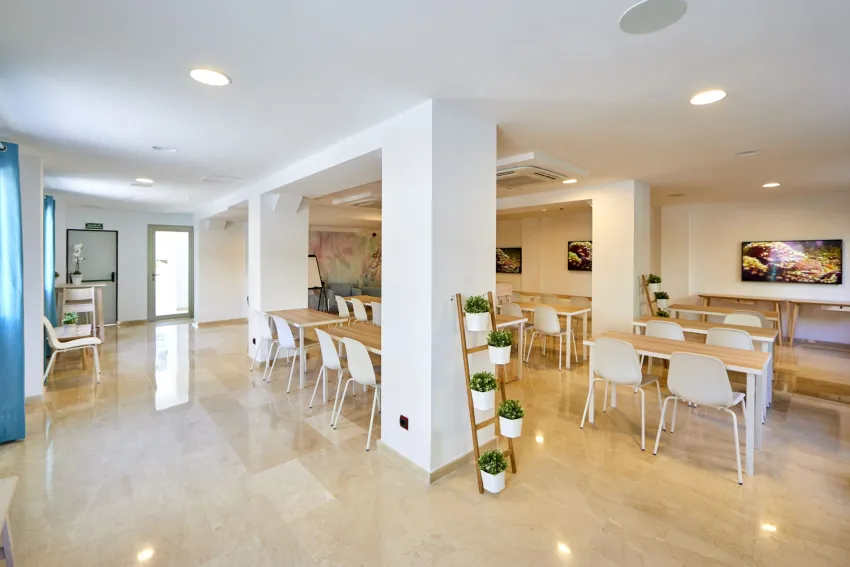 Mediterranean bay 4*-9