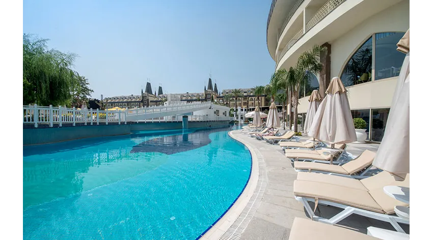 CRYSTAL PRESTIGE ELITE HOTEL  5*-22
