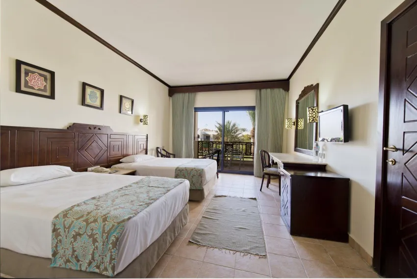 Amphoras Beach 4*-4
