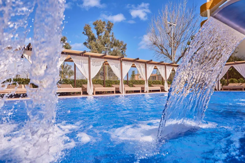 Zafiro Tropic 4*-103