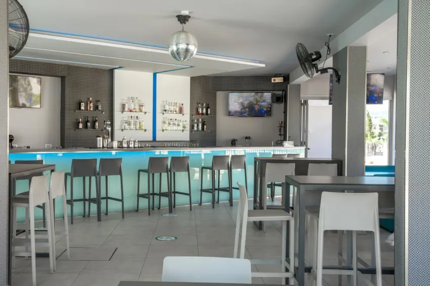 Canadian Hotel 4*-28