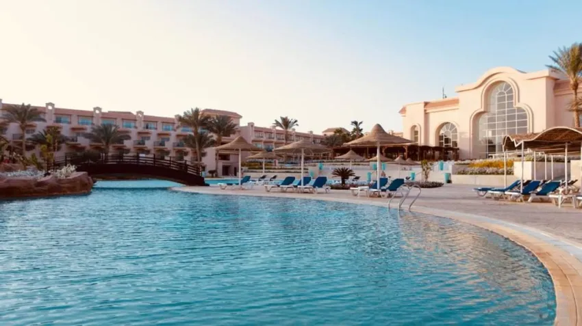 V BEACH RESORT SAHL HASHEESH (EX. PYRAMISA SAHL HASHEESH)  5*-24