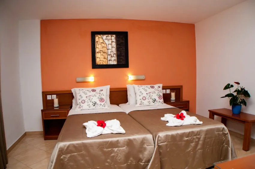 Ippoliti Village 3*-11