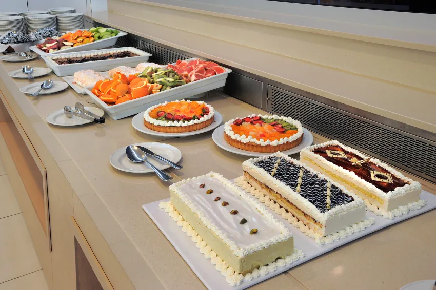 Nelia Beach Hotel 4*-77