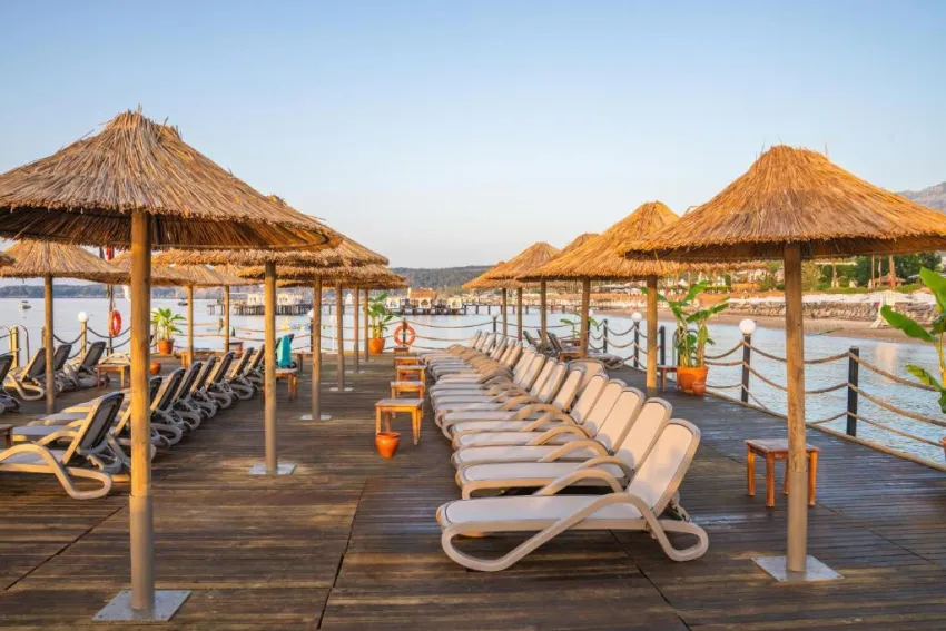 THE NORM ORIENTAL  5*-52