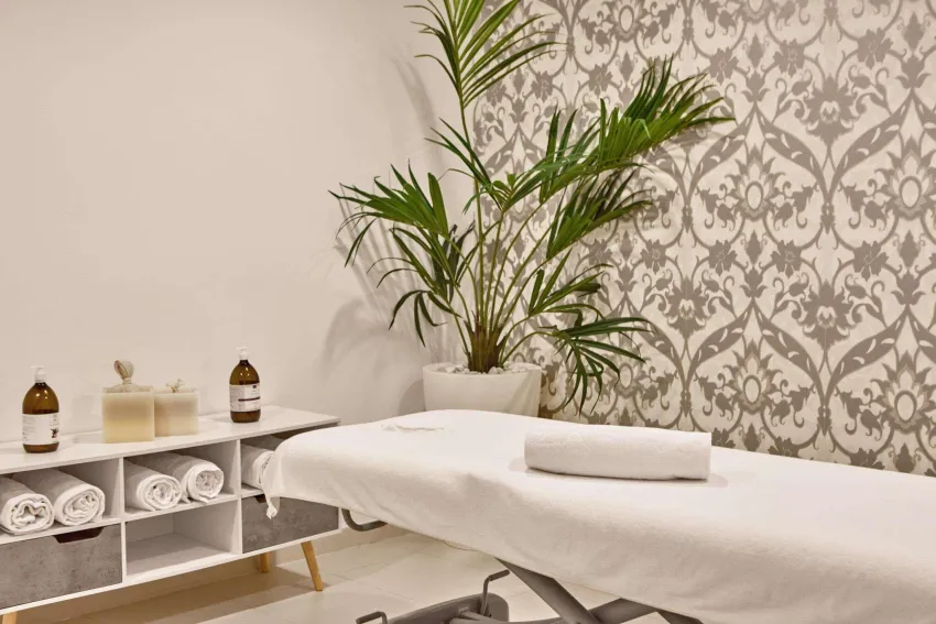 Zafiro Palmanova -124