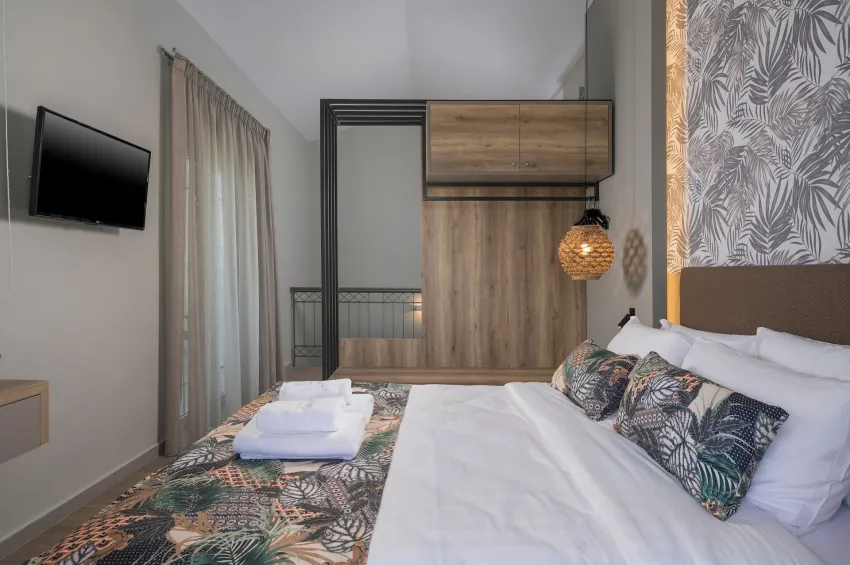 Mare Blue and Suites 4*-7
