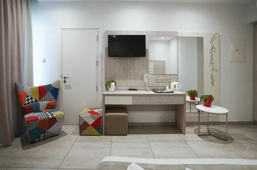 Nicholas Color 3*-18