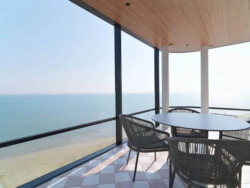 LIV Mackenzie Beach Suites Adults Only 4*-4