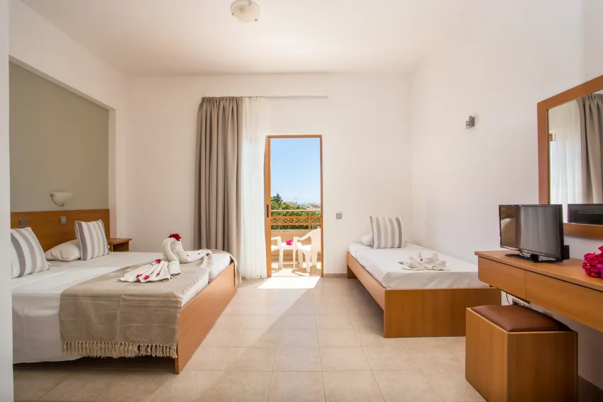 Ledras Beach Hotel 4*-9