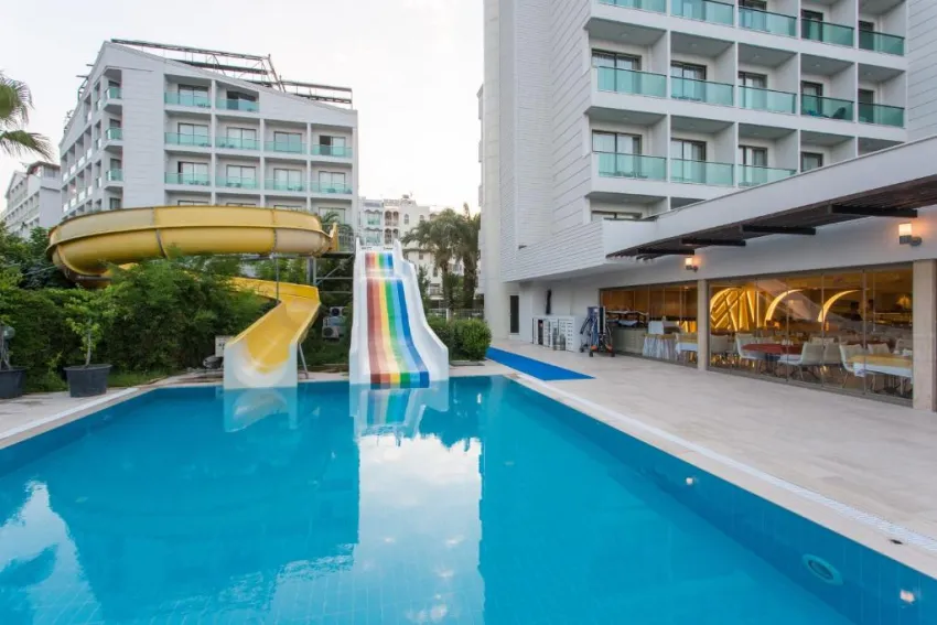 CLUB FALCON HOTEL  4*-9
