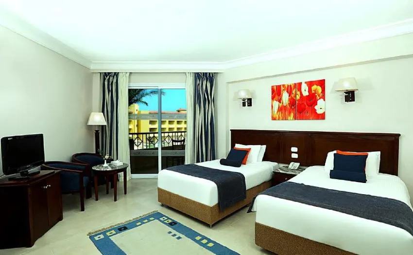 AMWAJ BEACH CLUB ABU SOMA  4*-16