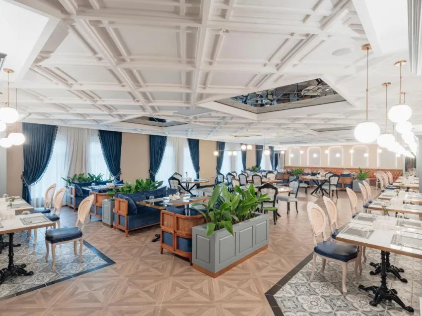 KREMLIN PALACE HOTEL  5*-5