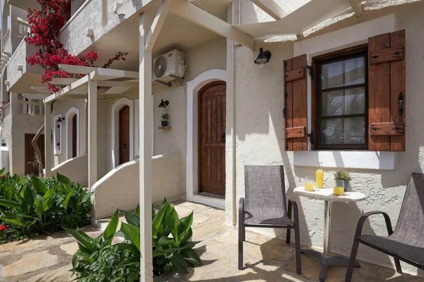 Mila Malia Studios Hotel 2*-4