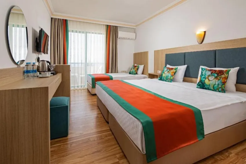 CLUB HOTEL MIRABELL  4*-5