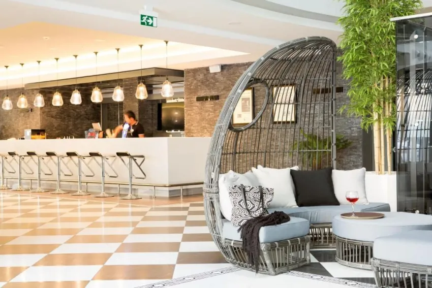 SUNPRIME C LOUNGE (ADULTS ONLY 16+)  5*-22