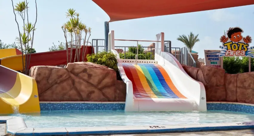 CORAL SEA WATER WORLD  4*-17