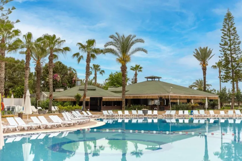 HOLIDAY PARK RESORT  5*-12