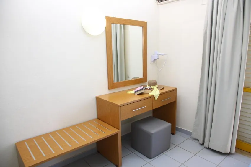 Acropolis Apts 3*-14