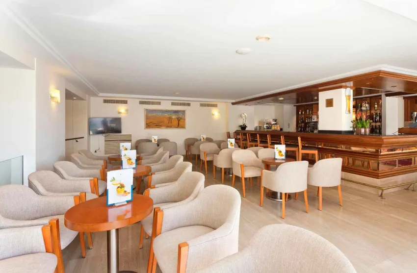 Mercedes Hipotels 4*-4