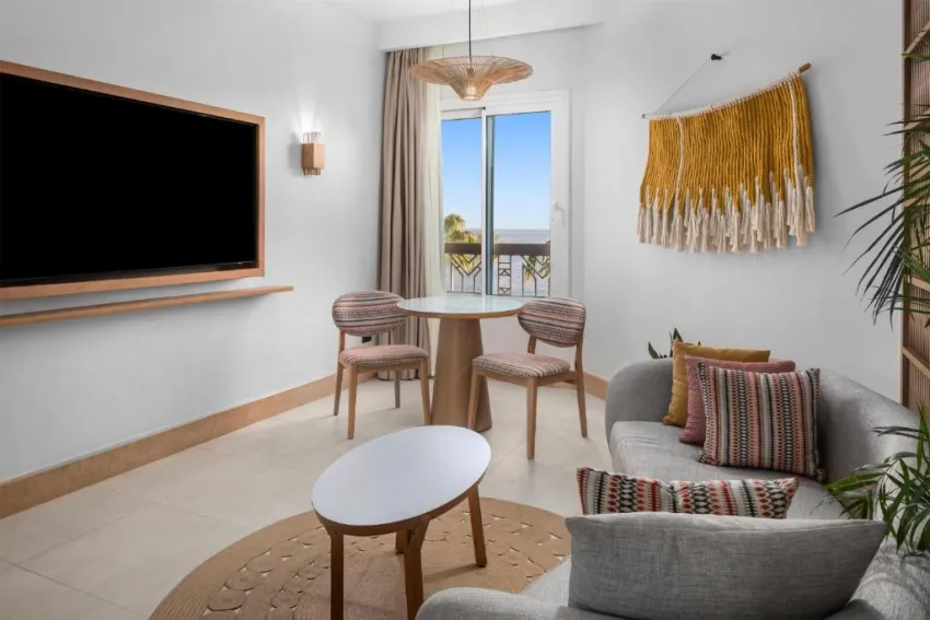 DOUBLETREE BY HILTON SHARM BAY RESORT BEACH SIDE  4*-95