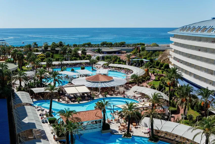 CRYSTAL ADMIRAL RESORT SUITES  5*-29