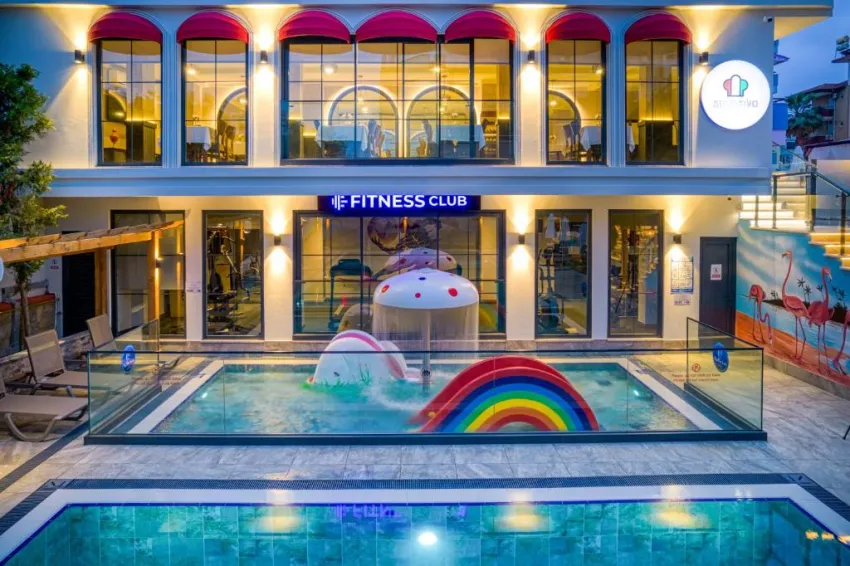 CLUB BIG BLUE SUITE HOTEL  4*-78