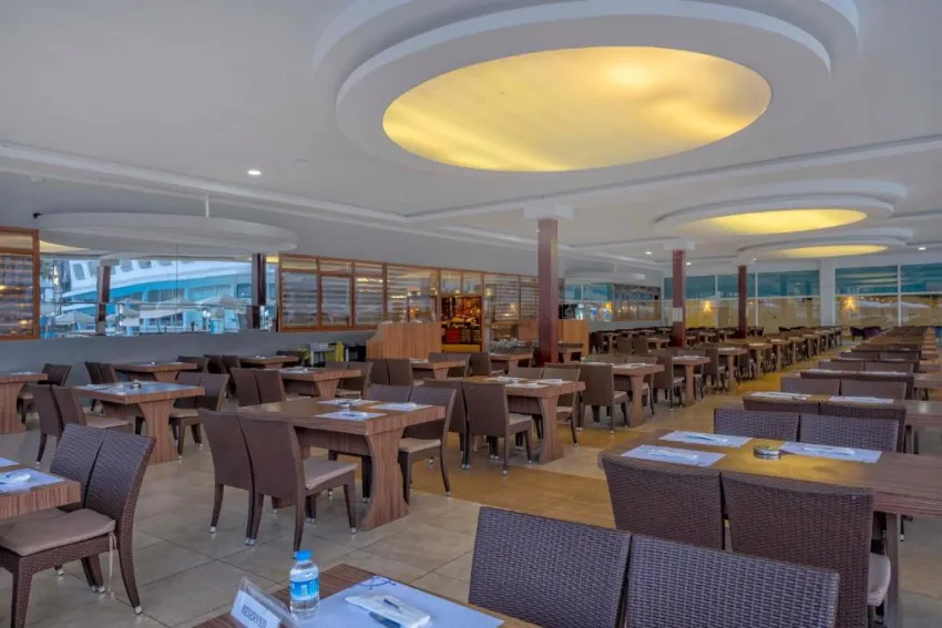 TRANSATLANTIK HOTEL & SPA  5*-21