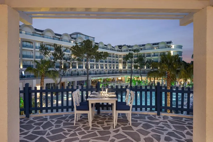 BERRY BLUE HOTEL  5*-6