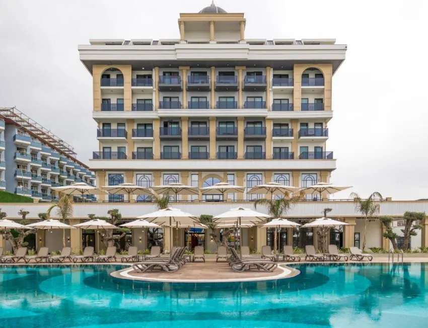 SERENITY QUEEN HOTEL  5*-5