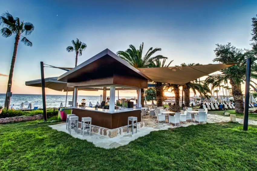 Coral Beach Hotel and Resort 5*-4