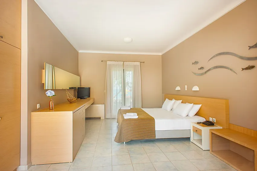 Silver Beach 4*-8