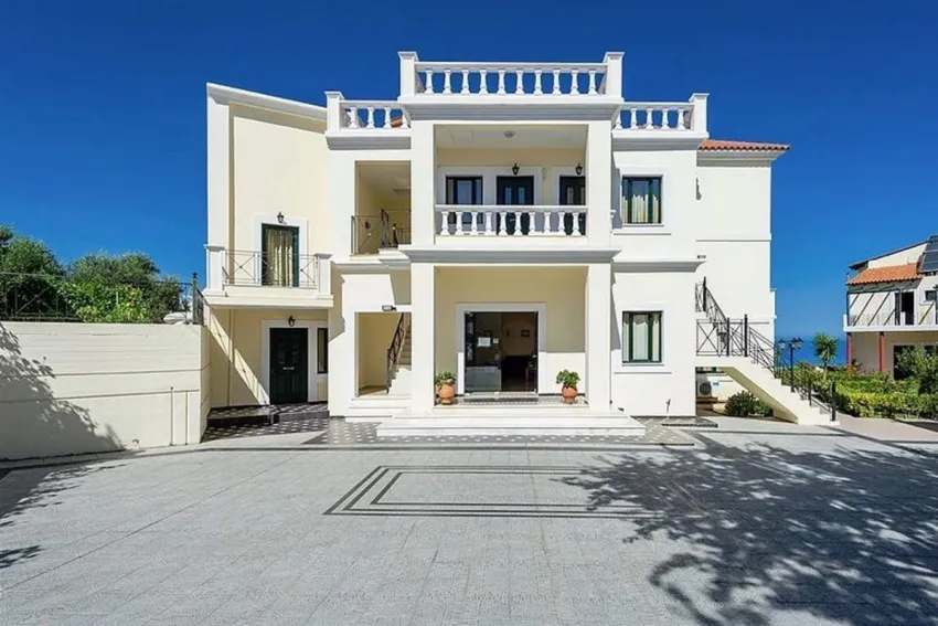 Antilia Apartments 3*-2