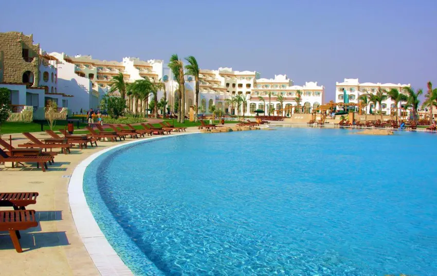 Royal Lagoons Resort & Aqua Park 5*-8