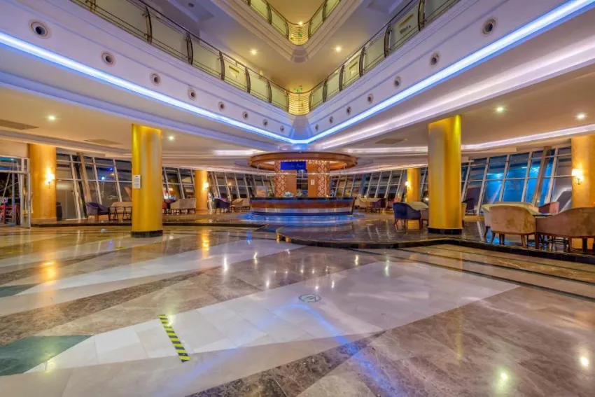 TRANSATLANTIK HOTEL & SPA  5*-15