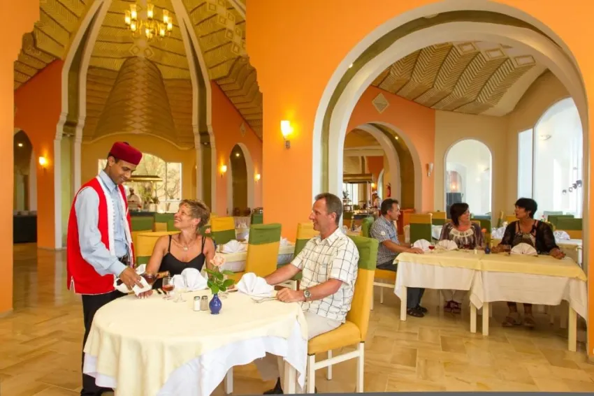 MAHDIA BEACH HOTEL & AQUA PARK  4*-8