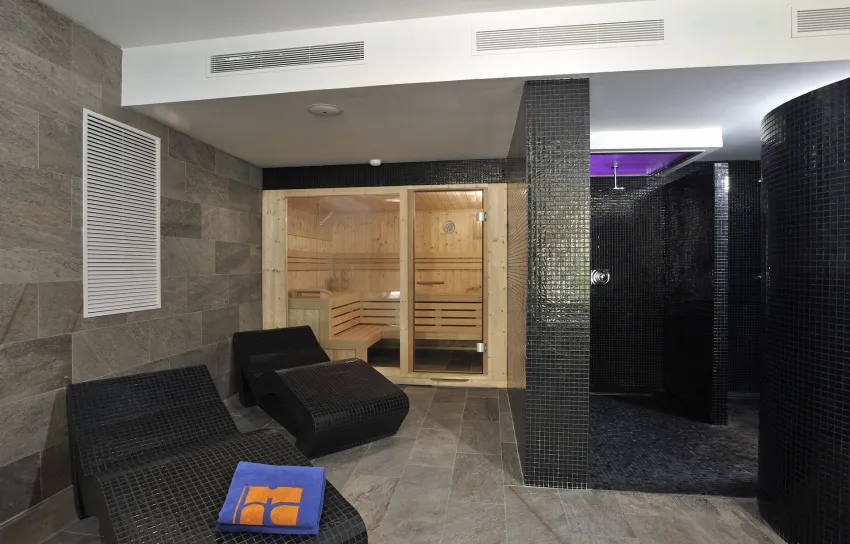 Hispania Hotel 4*-4
