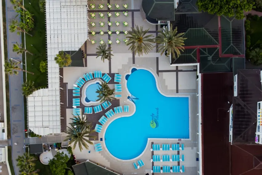 SANDY BEACH HOTEL  4*-4