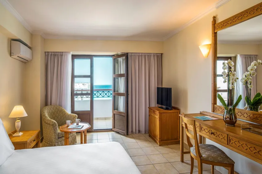 Canvas by Mitsis Petit Palais 4*-8