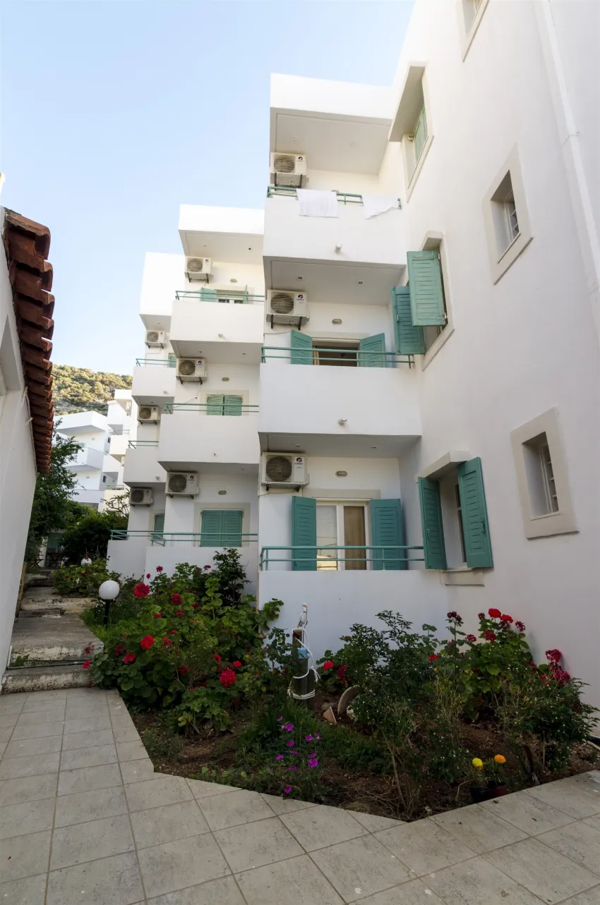 Aglaia Apartments 3*-16