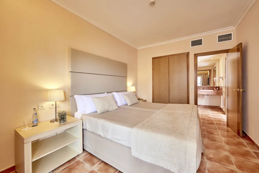 Zafiro Can Picafort 4*-35