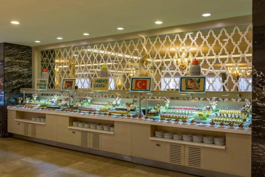 Royal Alhambra Palace 5*-23