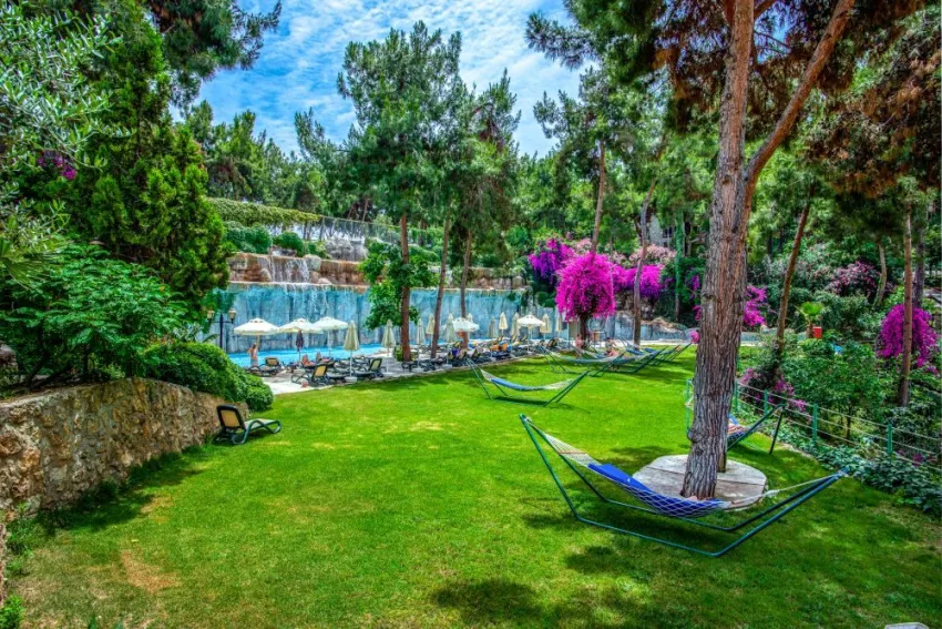 Utopia World Hotel 5*-10