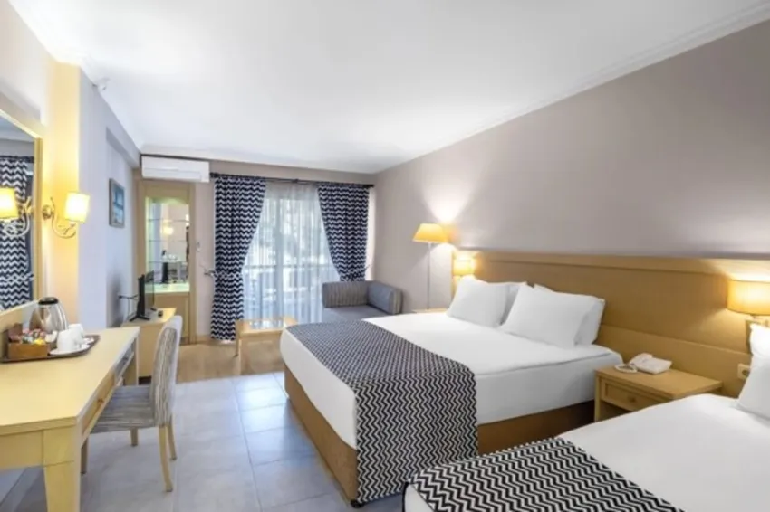 Utopia World Hotel 5*-7
